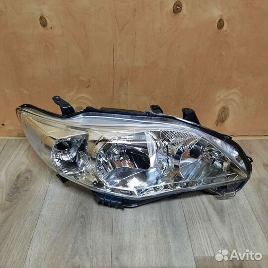 Фара Toyota Corolla