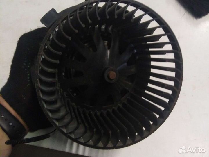 Моторчик отопителя Peugeot 206