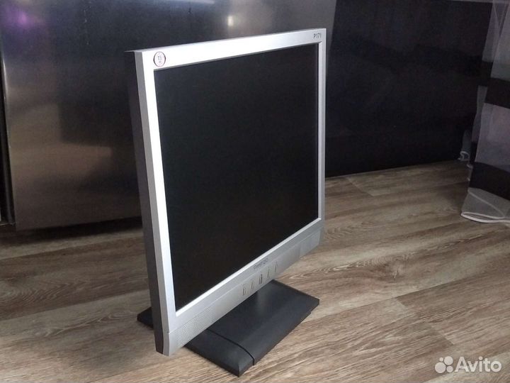 Монитор Prestigio 17