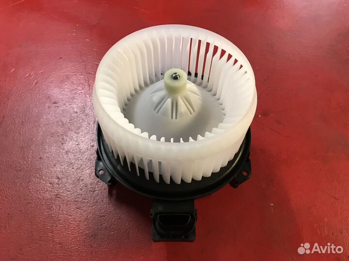 Моторчик печки Toyota Corolla E150