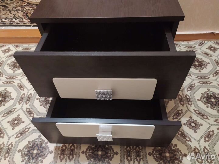 Тумба прикроватная