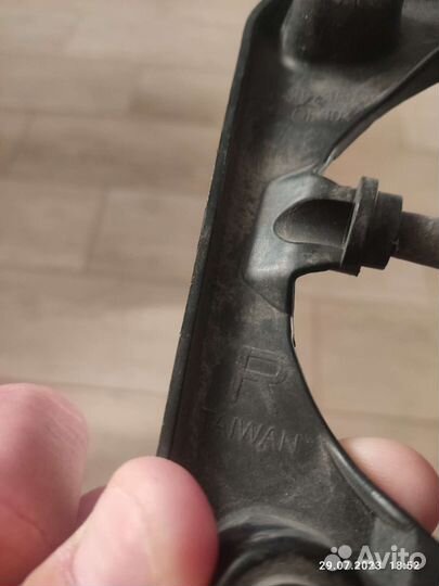 Правая противотуманная фара Ford Escape Тайванец