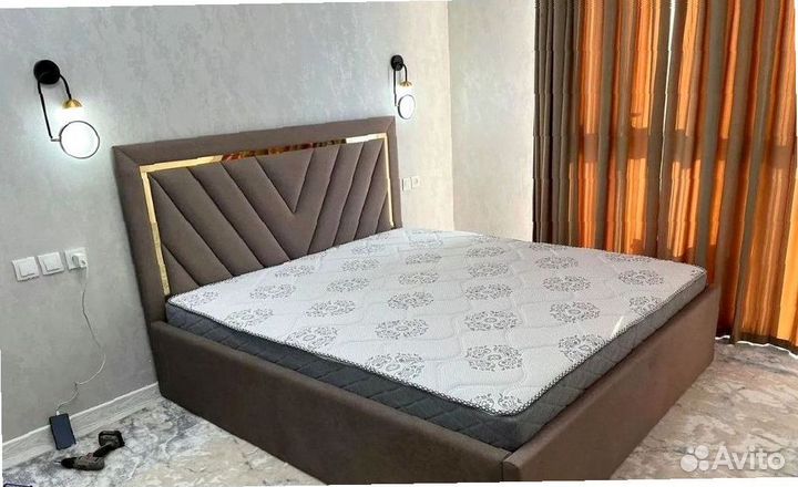 Кровать мягкая с подъемным механизмом