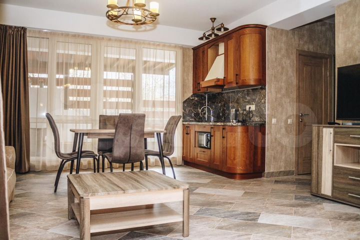 Квартира-студия, 60 м², 1/4 эт.