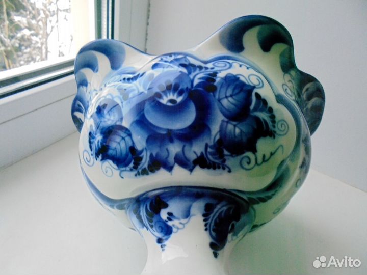 Фарфор Гжель авторство Конфетница на ножк выс 13см