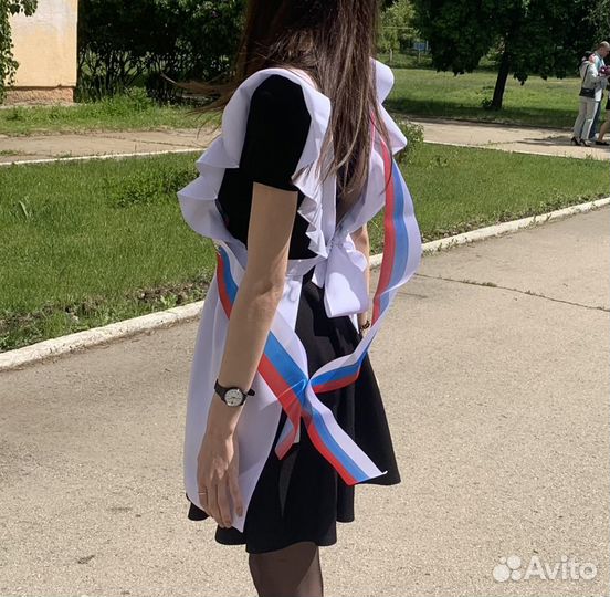 Белый школьный фартук