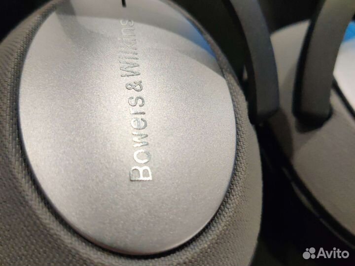 Bowers & Wilkins PX7