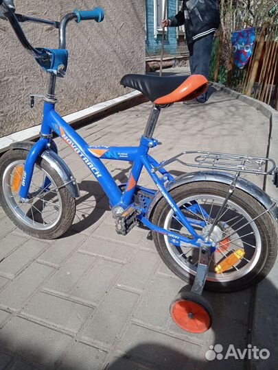 Детский велосипед четырехколесный