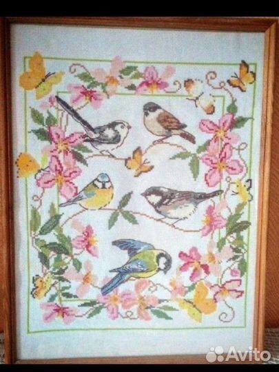 Картина в деревянной рамке