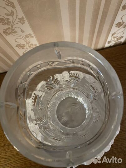 Большая хрустальная ваза для цветов