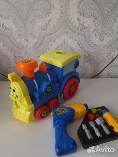 Паровоз ездиет, разборный с набором инструментов