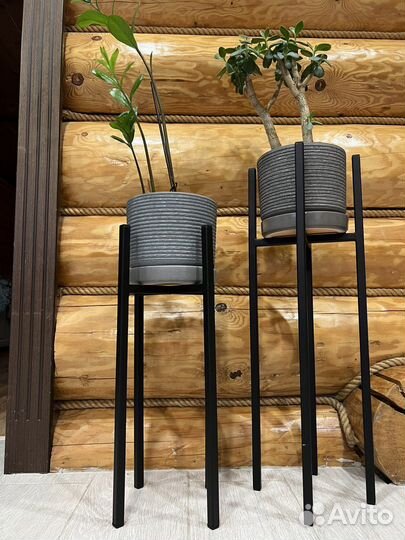 Напольная подставка для цветов