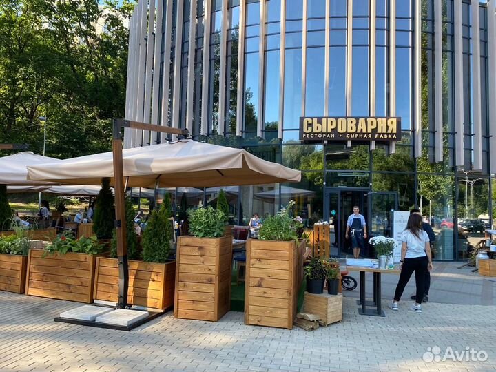 Зонты для летних террас ресторана от фабрики xneon