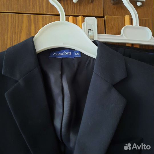 Школьный костюм 122-128/школьные вещи