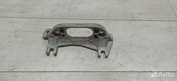 Кронштейн опора крепления кпп коробки передач Rena