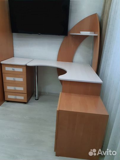 Компьютерный стол