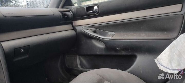 Audi A4 2.4 МТ, 1998, битый, 238 000 км