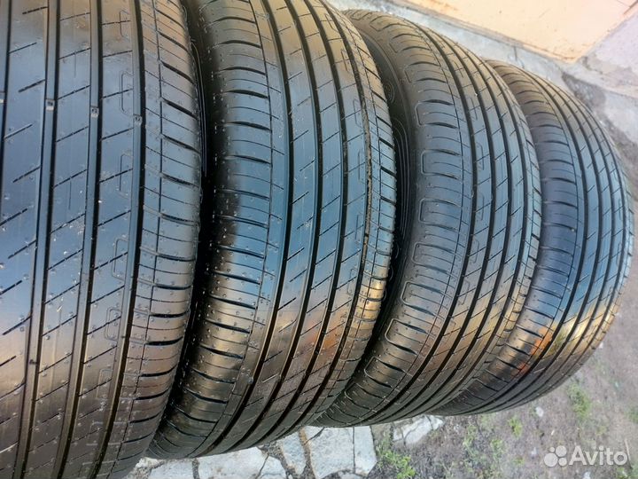 Goodyear EfficientGrip Performance SUV 215/55 R17