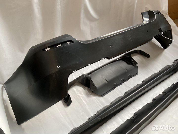 Задний бампер М лук стиль М5 для BMW F10 + пороги