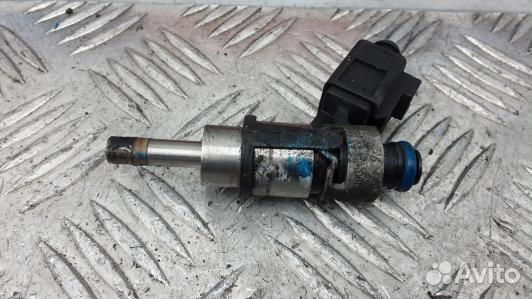 Форсунка бензиновая skoda octavia A5 (NML18B702)