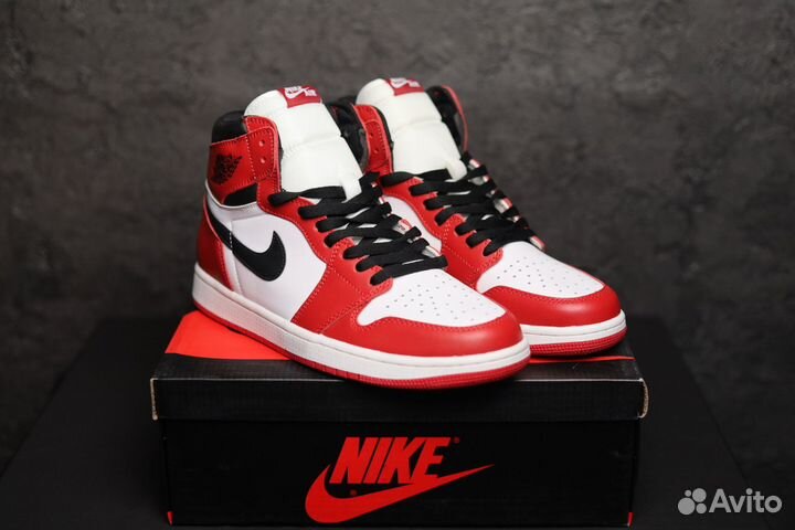 Кроссовки Nike Air Jordan 1 High Retro Red