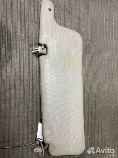 Козырек солнцезащитный передний правый Toyota