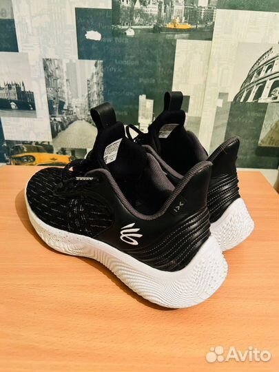 Баскетбольные кроссовки Under Armour Curry 9