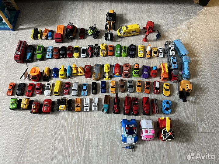 Машинки пакетом 89 шт