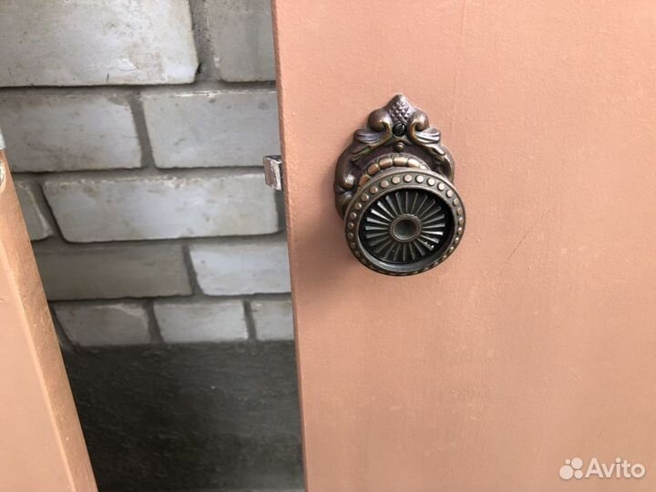 Двери прочные не модные