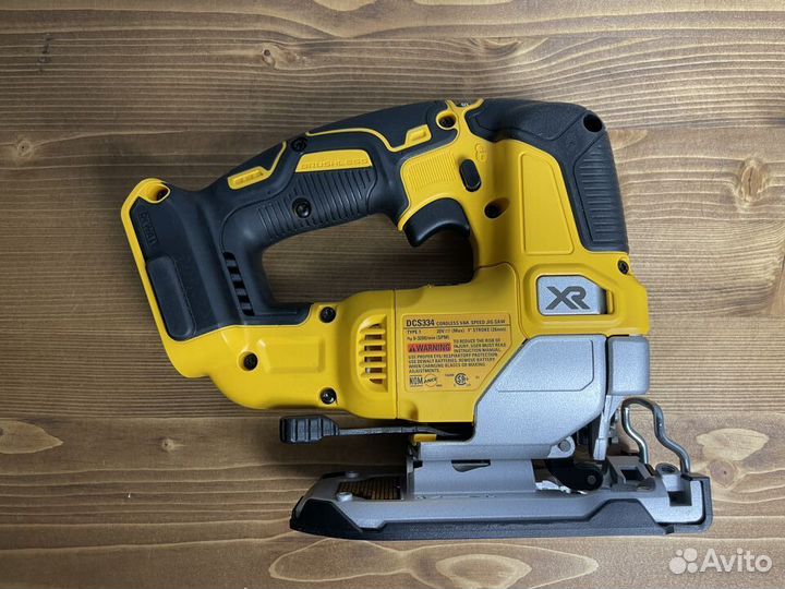 Лобзик Dewalt DCS334