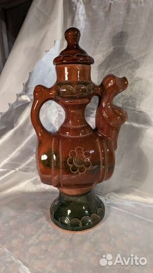 Большой глиняный кувшин для вина, кваса или пива