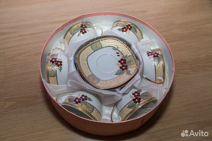 Сервиз чайный на шесть персон, новый