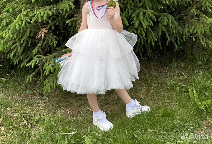 Платье на девочку 122