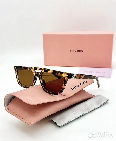 Солнцезащитные очки miu miu