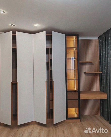 Шкаф распашной встроенный