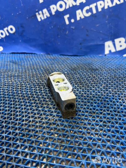 Клапан кондиционера Toyota Auris хэтчбек 1ZR 2007