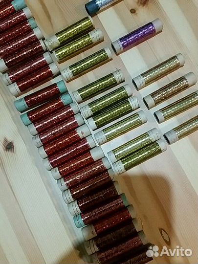 Нитки новые 1993 г.люрекс 40 катушек