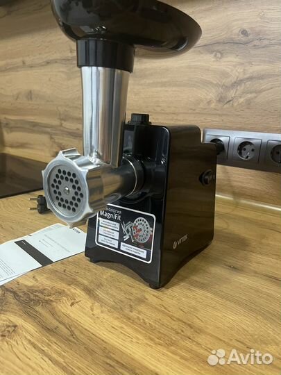 Мясорубка электрическая vitek VT-3644