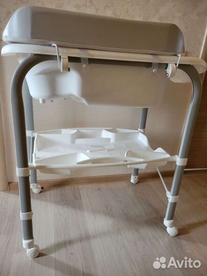 Пеленальный столик с ванночкой CAM