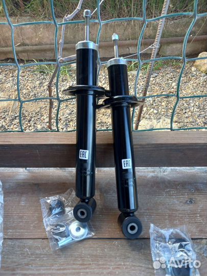 Продам2шт стойки задние ваз 2108 2110