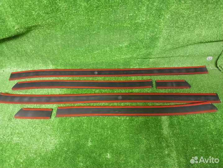 Молдинги на двери универсальные LADA