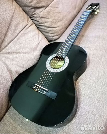 Классическая гитара Jordani