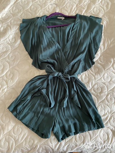 Зеленый комбинезон 46