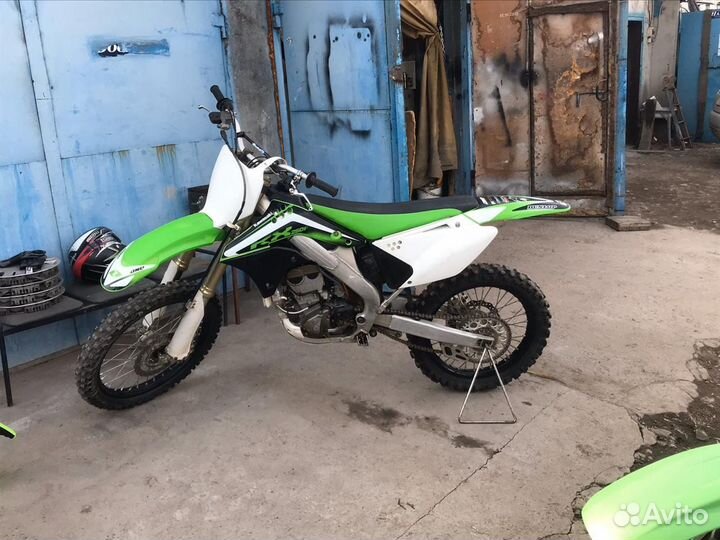 Продам кроссовый мотоцикл Kawasaki KX250F