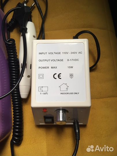 Набор: аппарат для маникюра, лампа