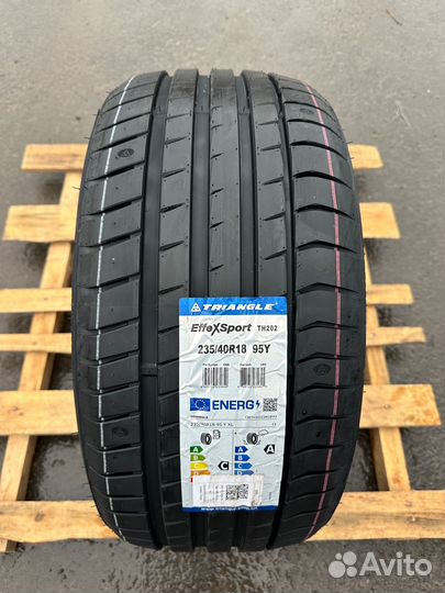 Triangle EffeXSport TH202 235/40 R18