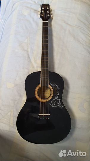 Акустическая гитара