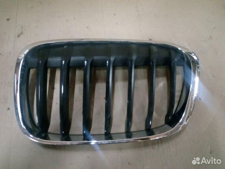 Решетка радиатора левая BMW X1 (2014) F48