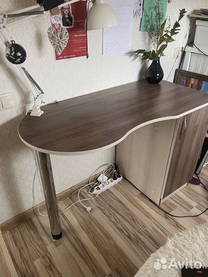 Маникюрный стол бу