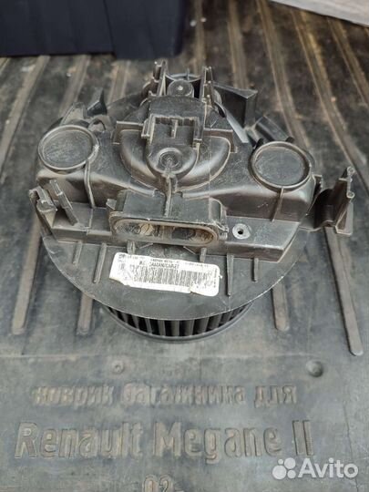 Мотор отопителя Рено Меган 2